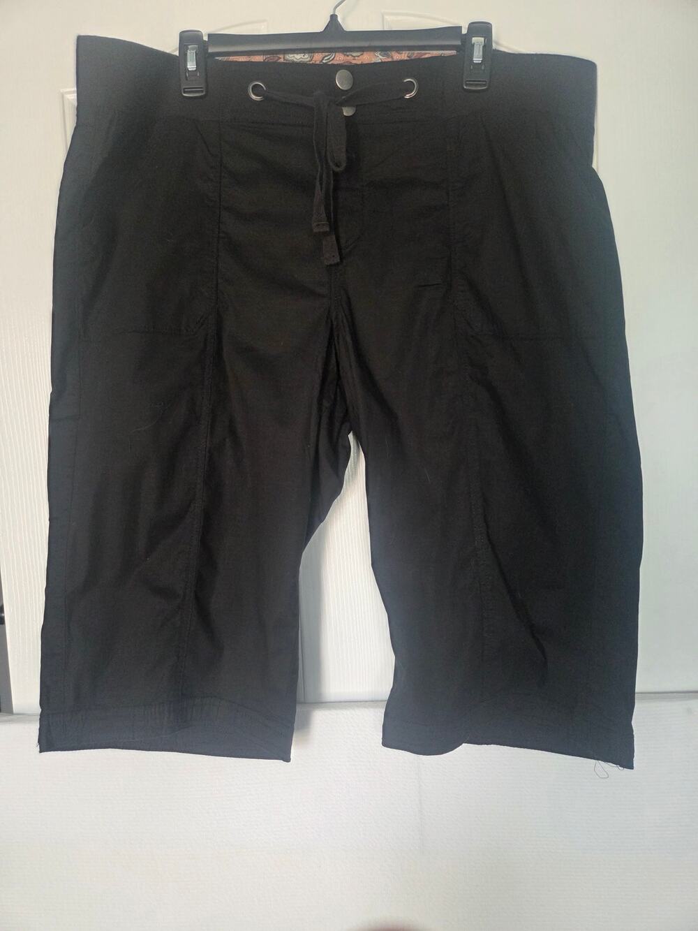 Women's Black One 5 One, Drawstring Waist Shorts. Size XXL